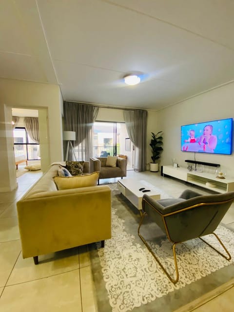 Stunning 3Bed 2bath Oasis W King Bed Condominio in Sandton
