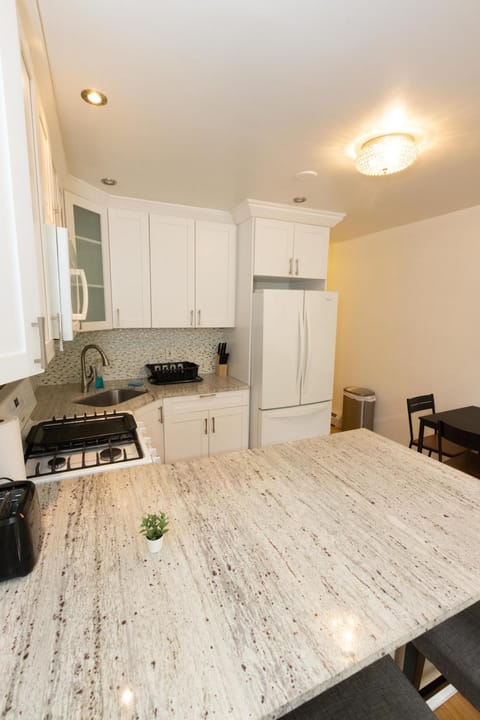 Close to NYC - Welcoming & Friendly 2-Bed Home Condominio in Weehawken