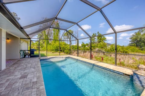 Modern Boutique 4 BDR Pool House Close to Beach Casa in South Gulf Cove