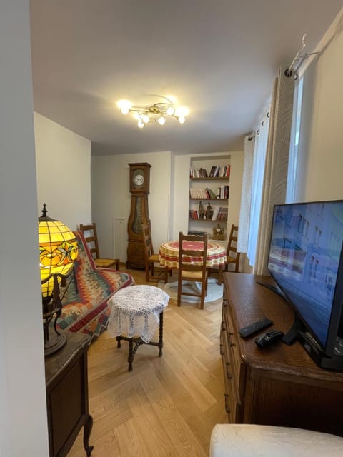 TV and multimedia, Living room, Dining area