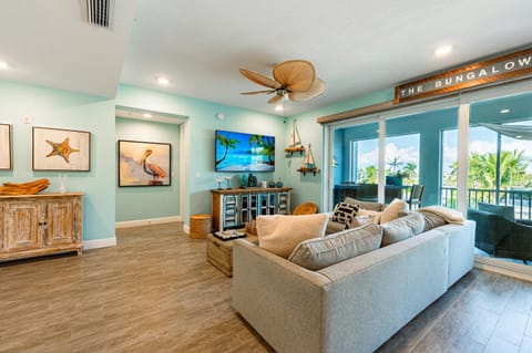 Bungalow at Margaritaville! Less than 1 Mile to AMI! House in Bradenton