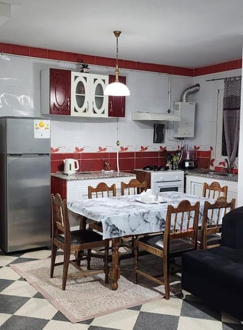 Kitchen or kitchenette, Seating area, Dining area, dishwasher, minibar, pet friendly, stove