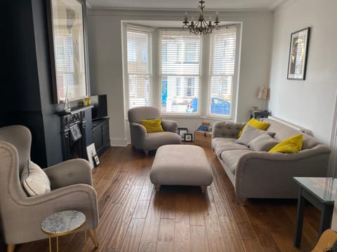 Poets Place - lovely 4 bedroom townhouse with garden House in Hove