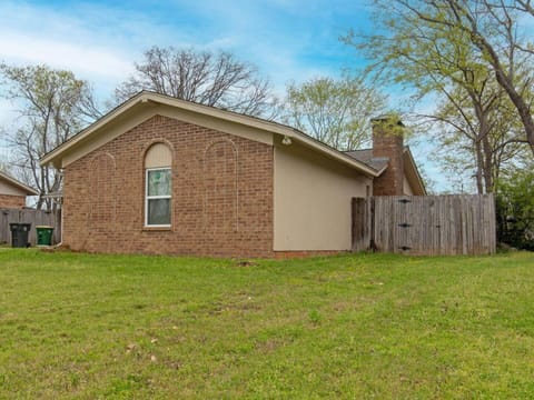 Chic & Spacious 3br2ba Home In Pecan Lake House in Little Rock