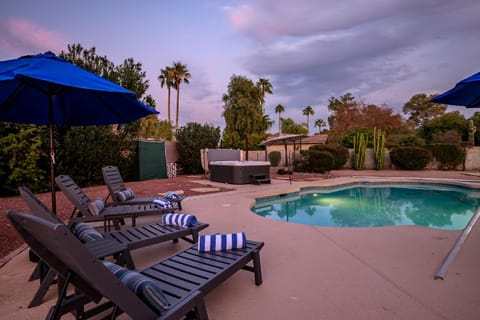 Scottsdale Thunderbird Hideaway Resort, Sports Court, Pool & Hot Tub, Putting Green, Concierge House in Scottsdale
