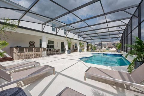 UNIQUE MASTERPIECE15 Suites Sleeps 30 SON101 House in Kissimmee