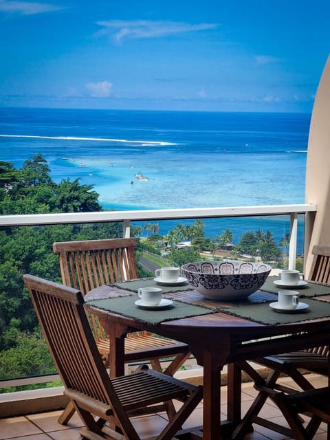 Patio, Natural landscape, View (from property/room), Balcony/Terrace, Dining area, Sea view