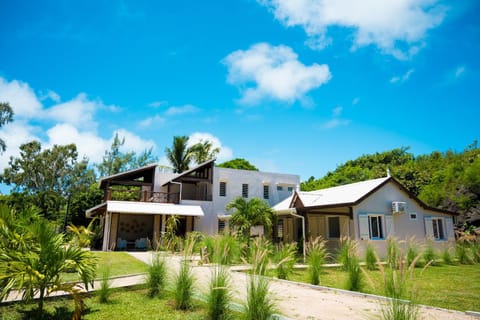 Property building, Day, Garden, Garden view