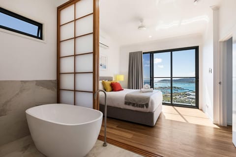 Bedroom, Sea view, Bath