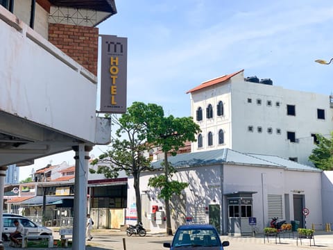 Property building, Day, Neighbourhood, Street view, Location