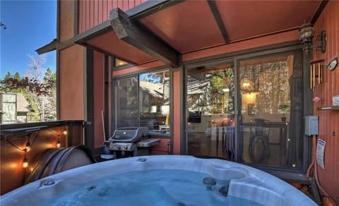 Hot Tub, Walk 2 Summit, Massage Chair, Bbq, House in Big Bear