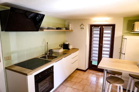 Kitchen or kitchenette, kitchen