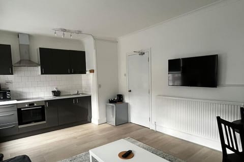 TV and multimedia, Kitchen or kitchenette, minibar