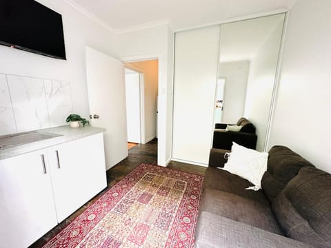 Beachside Apartment Hove One bedroom Condo in Adelaide