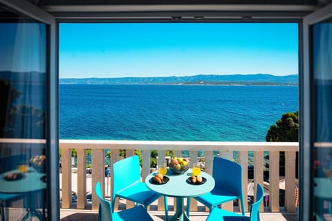 Day, View (from property/room), Balcony/Terrace, Seating area, Sea view