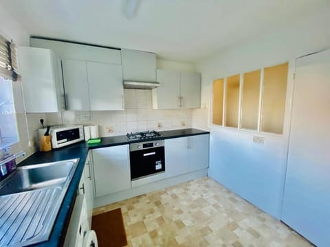 Wonderful Two Bedroom Apartment in London Appartement in Wembley