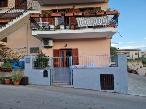 Property building, Balcony/Terrace