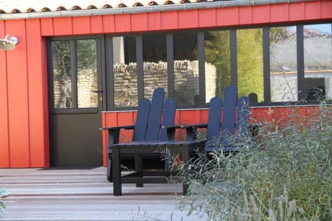 Patio, Facade/entrance, Balcony/Terrace