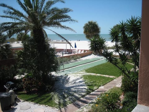 Mariner Beach Club, a VRI resort Condo in Saint Pete Beach