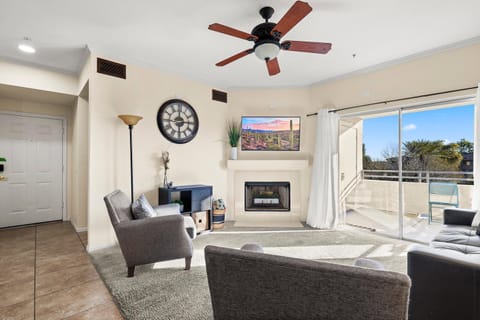 Red Rox Resort-Style Pool & Hot Tub Apartment in Tempe