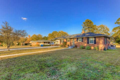 Good Vibes Ranch Pet Friendly House in West Columbia