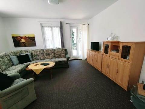 Ferienwohnung mit sonniger Terrasse, Bettwäsche und W-LAN inclusive Apartamento in Görlitz