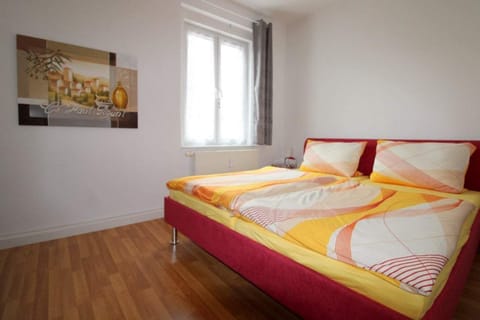 Ferienwohnung mit sonniger Terrasse, Bettwäsche und W-LAN inclusive Apartamento in Görlitz
