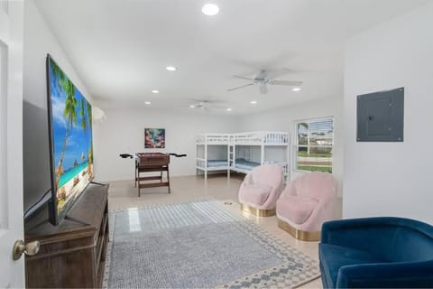Your Ultimate Coastal Retreat House in Marco Island
