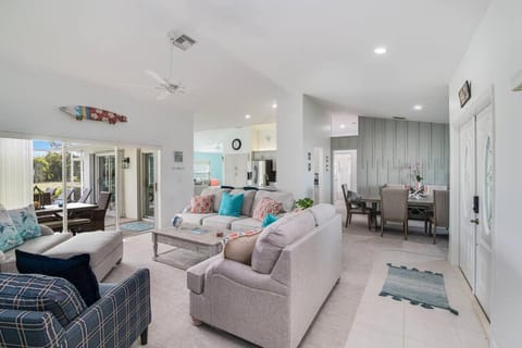 Your Ultimate Coastal Retreat House in Marco Island
