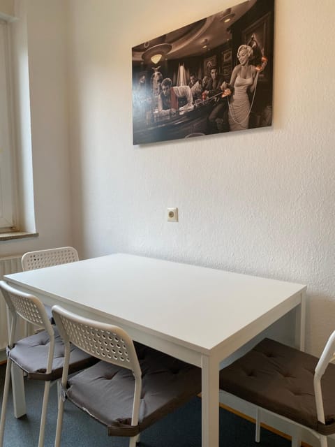 4 Bett Monteurwohnung mit zentraler Lage in Mönchengladbach Appartement in Mönchengladbach