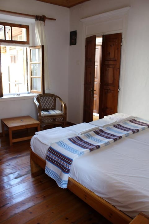 Sotos pension Bed and Breakfast in Skopelos