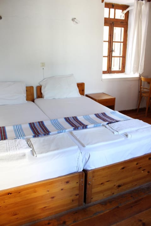 Sotos pension Bed and Breakfast in Skopelos