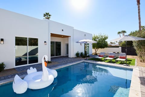 Monroe - Brand-New Remodel - Backyard Oasis House in Phoenix