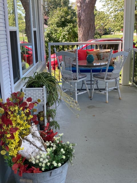 Patio, Balcony/Terrace, Dining area, Garden view