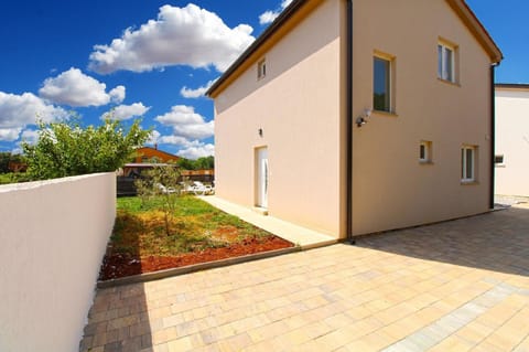 Ferienhaus mit Privatpool für 7 Personen ca 107 qm in Medulin, Istrien Südküste von Istrien House in Medulin