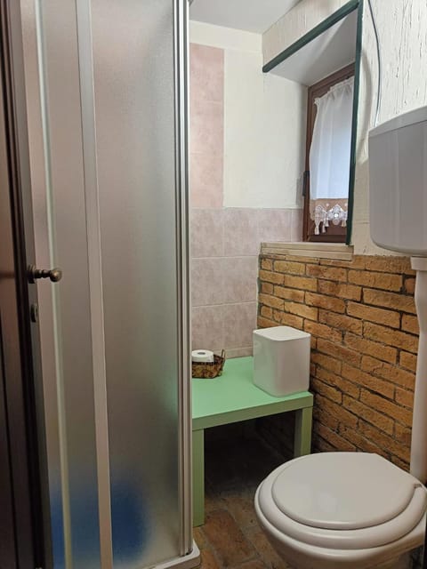 Shower, Toilet, Bathroom