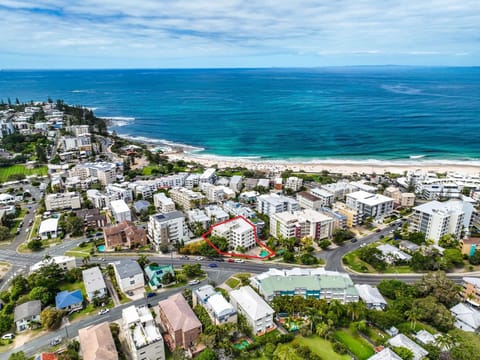 Bird's eye view, Location