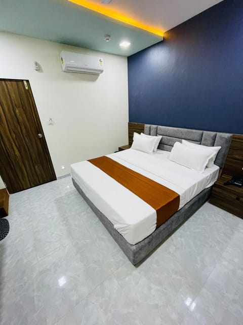 Hotel Nova Blue Hotel in Ahmedabad