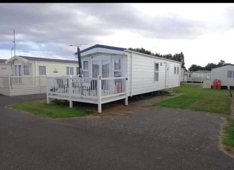 Cosy static caravan, hunstanton Campground/ 
RV Resort in Hunstanton