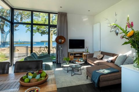 Exclusive Cube mit Meerblick direkt am Strand Strandhaus House in Biddinghuizen