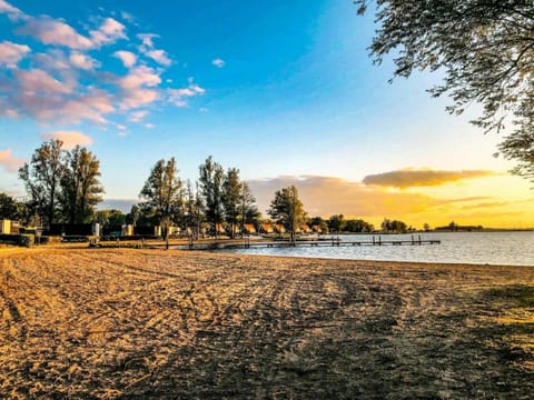 Exclusive Cube mit Meerblick direkt am Strand Strandhaus House in Biddinghuizen