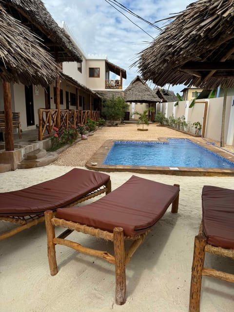 Day, Pool view, Swimming pool, sunbed