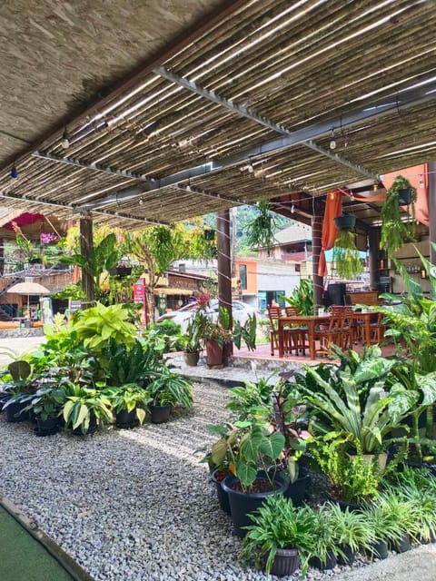 Restaurant/places to eat, Garden