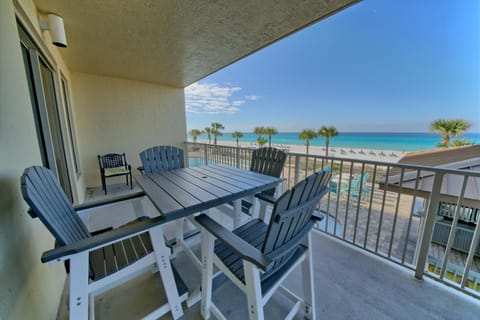 Modern Oceanfront Retreat, Spacious Balcony - 0207 condo Apartment in Upper Grand Lagoon