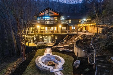 7k sq ft Mountain Estate -The Most Epic Experience House in Swannanoa