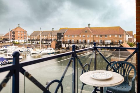 Aqua Marina - breathe in, relax Apartment in Eastbourne