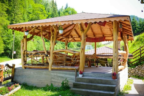 Non Nobis Dambovicioara House in Brașov County