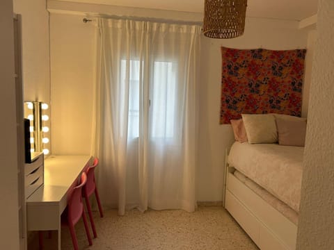 cuki habitacion baño privado Vacation rental in Mairena del Aljarafe