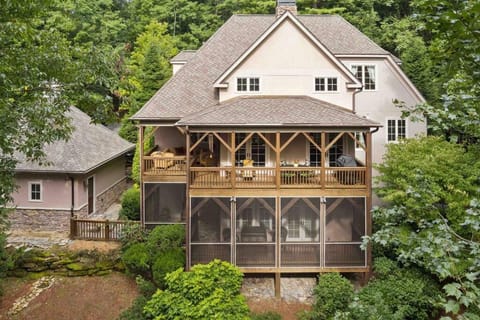 Luxury Mountain Home with Large Outdoor Fire Pit Haus in Lake Glenville