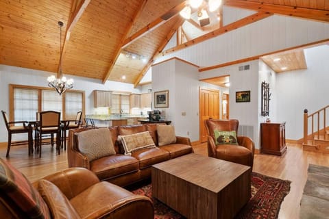 Golf Cottage Mountain Escape Haus in Lake Glenville